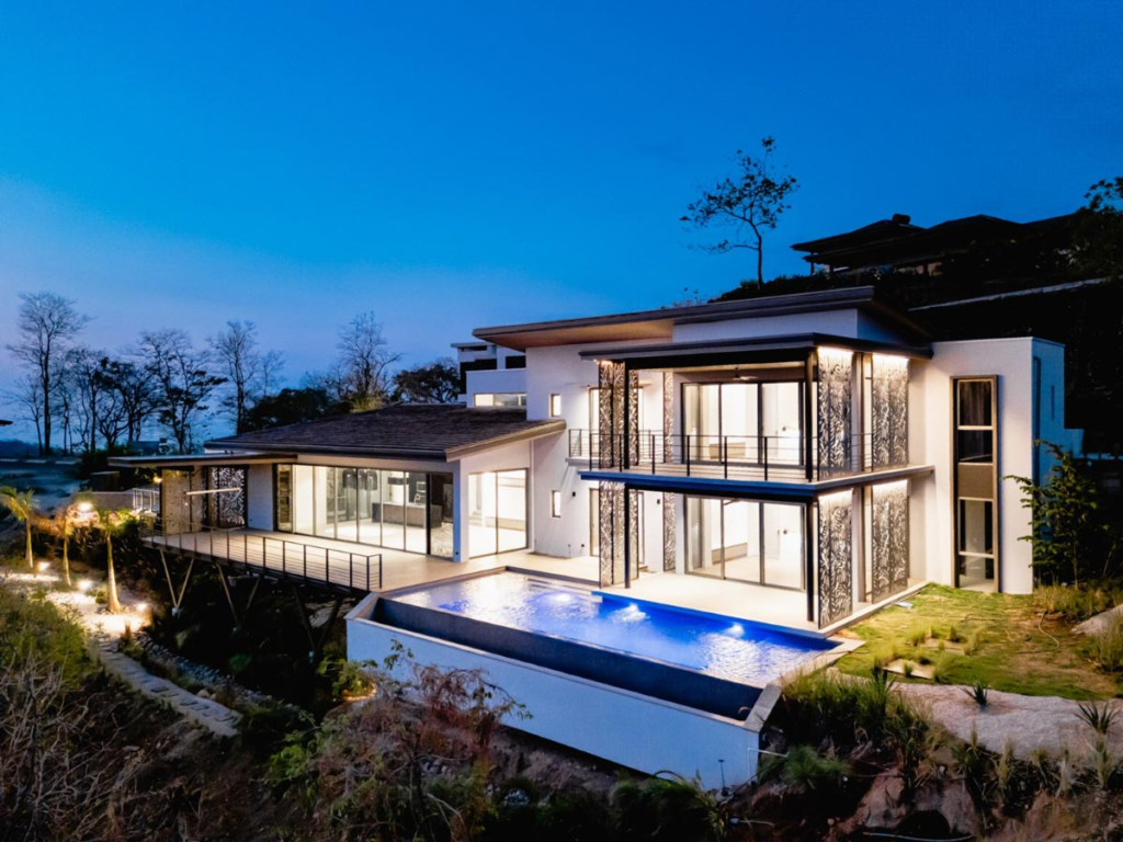 Luxurious 4 bedroom House - Casa Cien por Cien