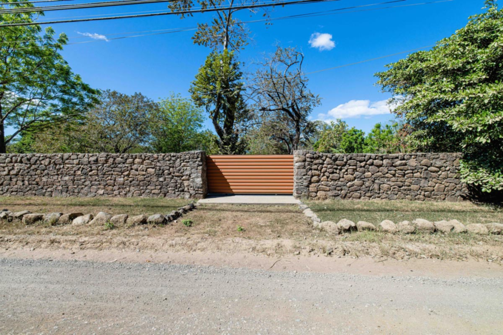 Prime 10,000 m² Development Parcel near Tamarindo
