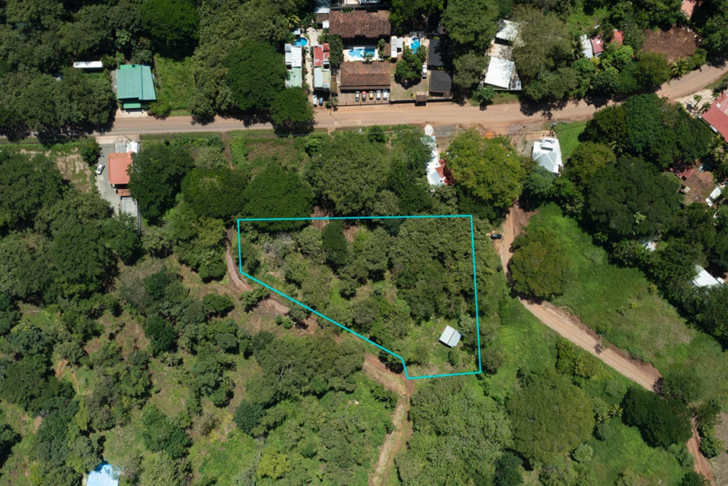 Mixed Use Large lot in Playa Grande