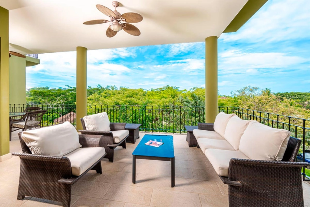 Spacious 3 bedroom condo with great privacy