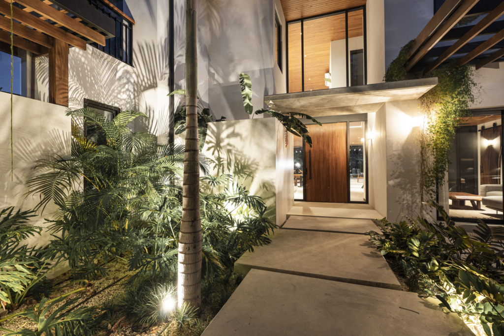 Luxurious Seaside Villa located in Las Golondrinas Hacienda Pinilla